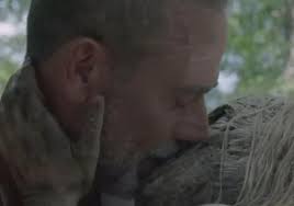Negan besa a Alpha al final del episodio de The Walking Dead