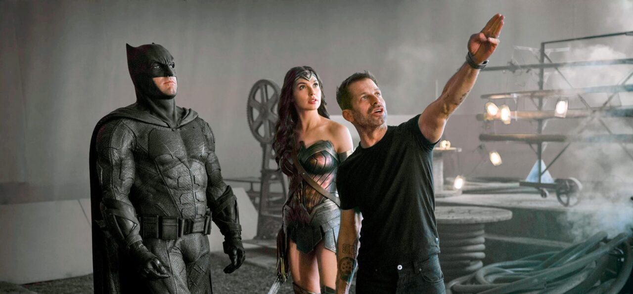 Zack Snyder dirigiendo el Snyder Cut