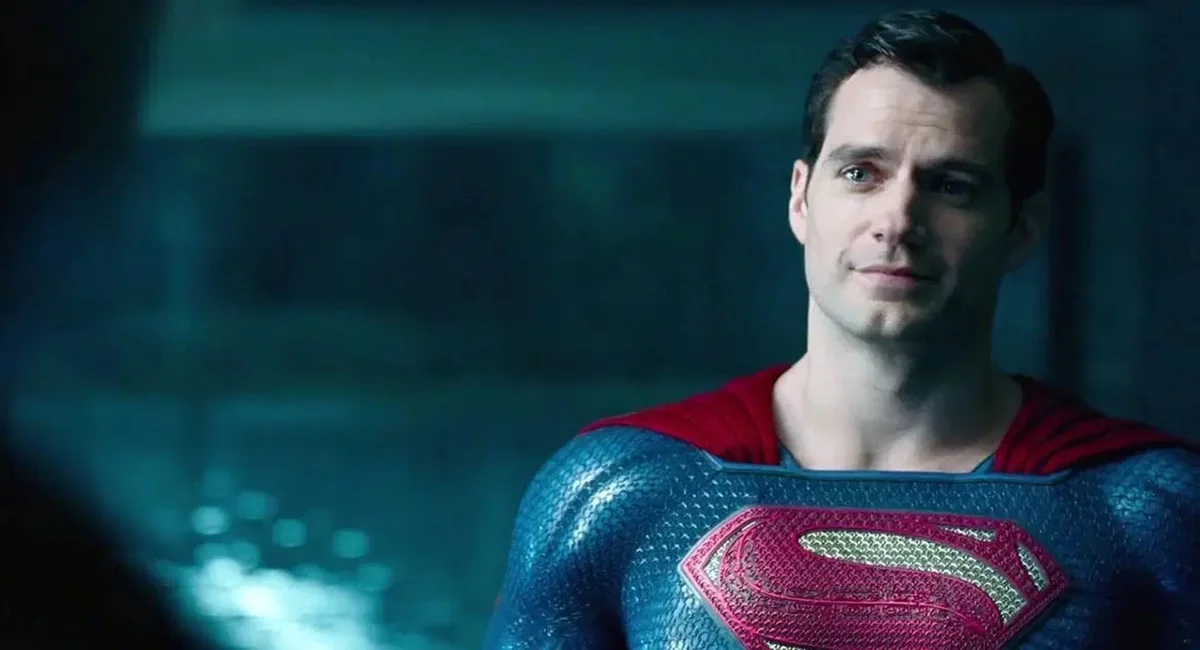 Henry Cavill está esperando una llamada de Warner para volver como Superman