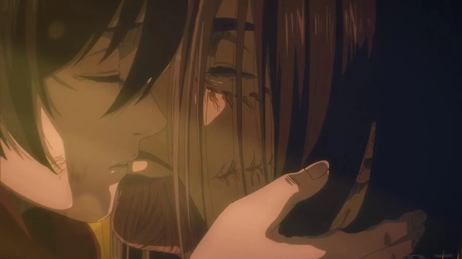 Mikasa besa a Eren